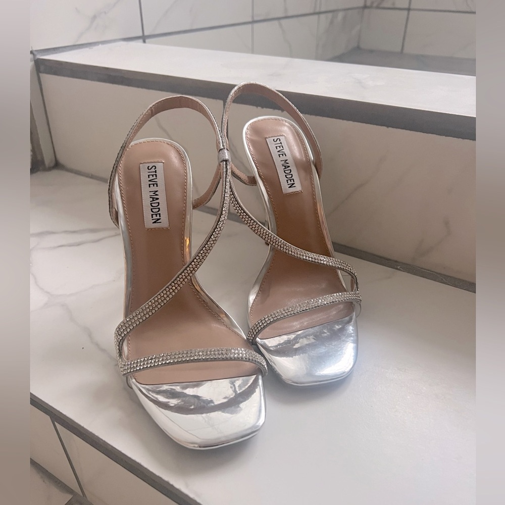 Steve Madden Silver Heels Sz 7.5